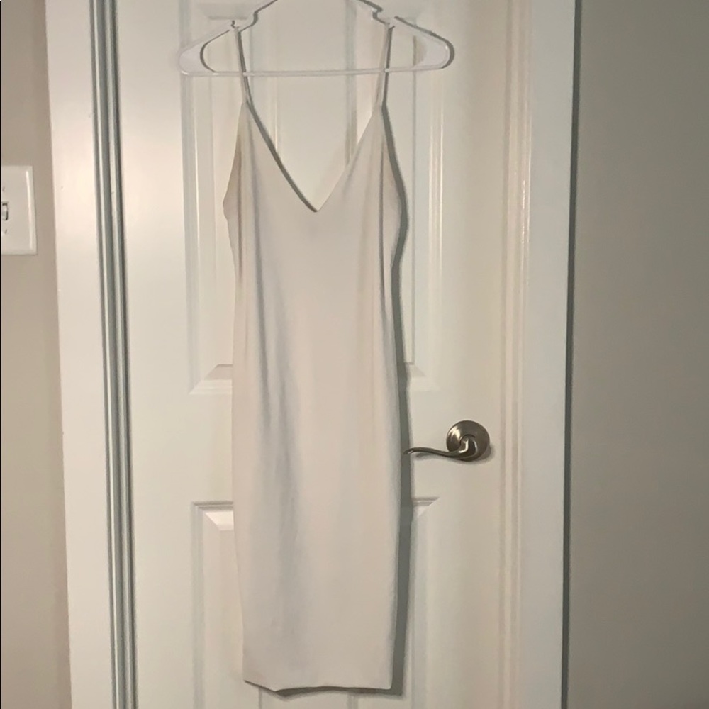 WHITE BACKLESS MIDI DRESS